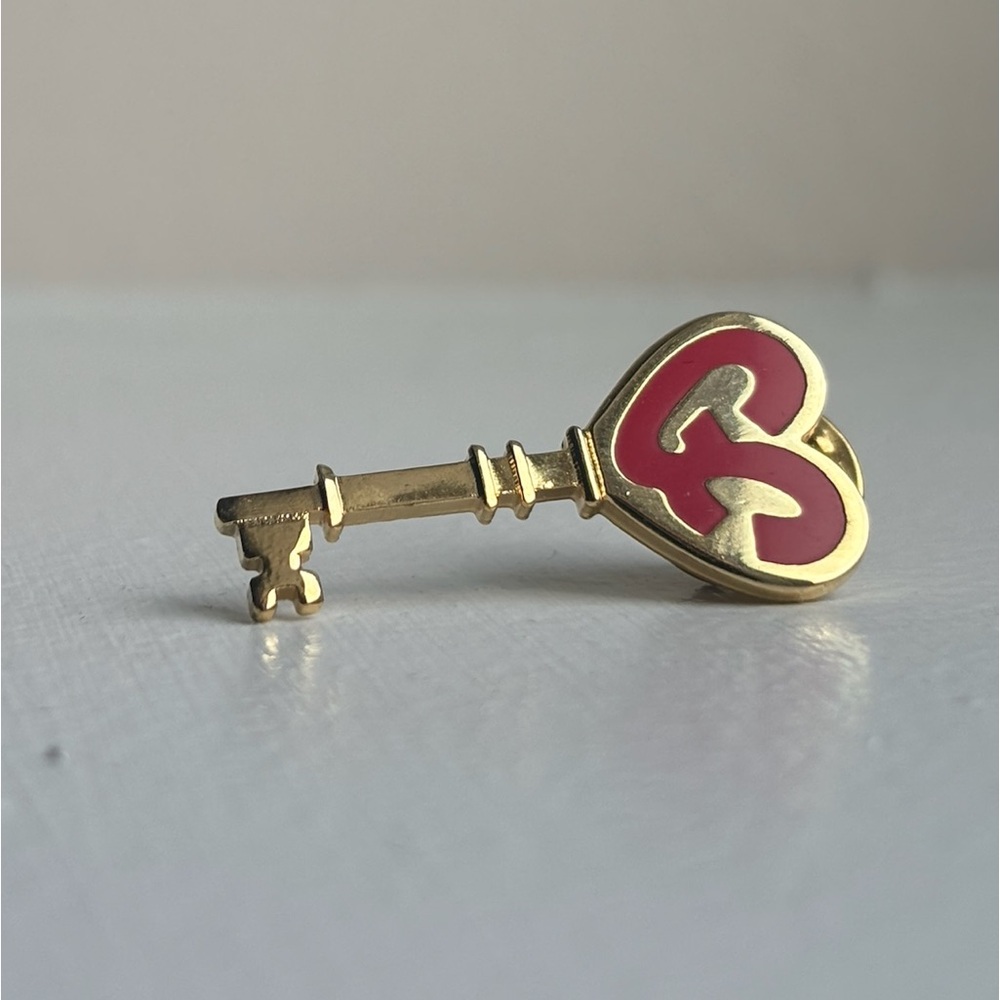 GC Gold Tone Enamel Heart Key Pin
